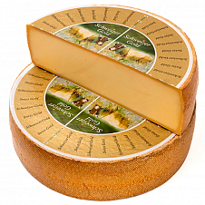 Сыр MARGOT Золото Швейцарии твердый 50% жирн. 2,6кг